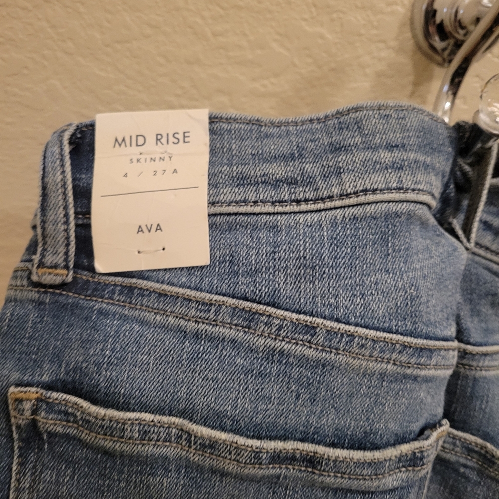 Lucky Jeans AVA mid rise size 4